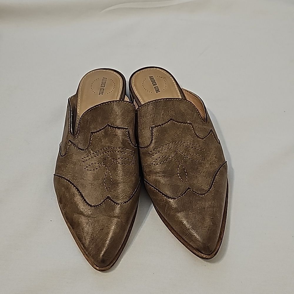 • Arider Mules size 6.5